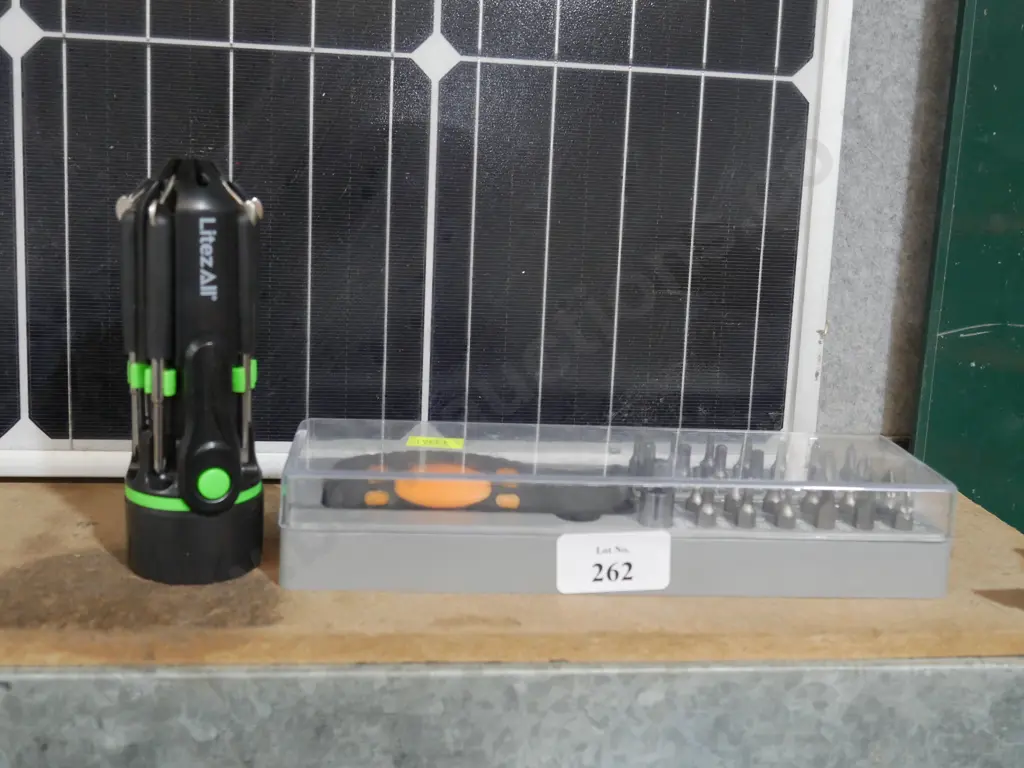 Two screwdriver sets Image 1++