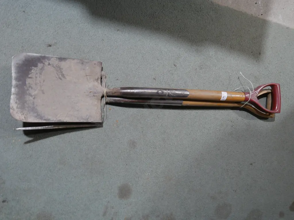 Spade and fork Image 1++
