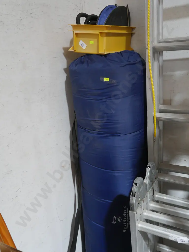 Queen size inflatable mattress Image 1++