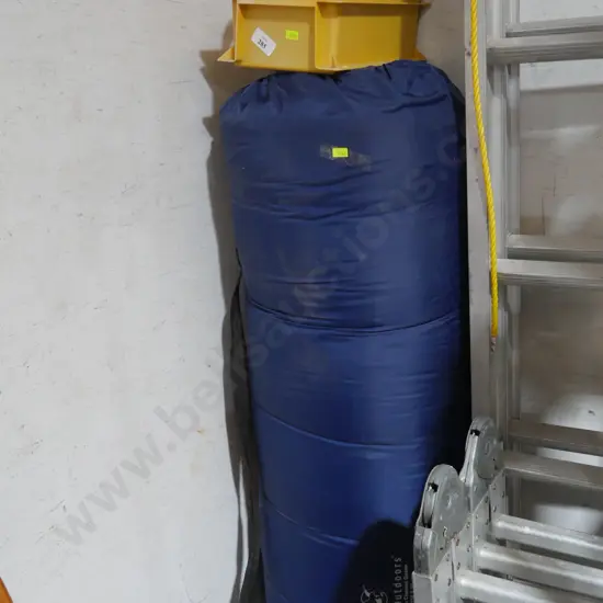 Queen size inflatable mattress