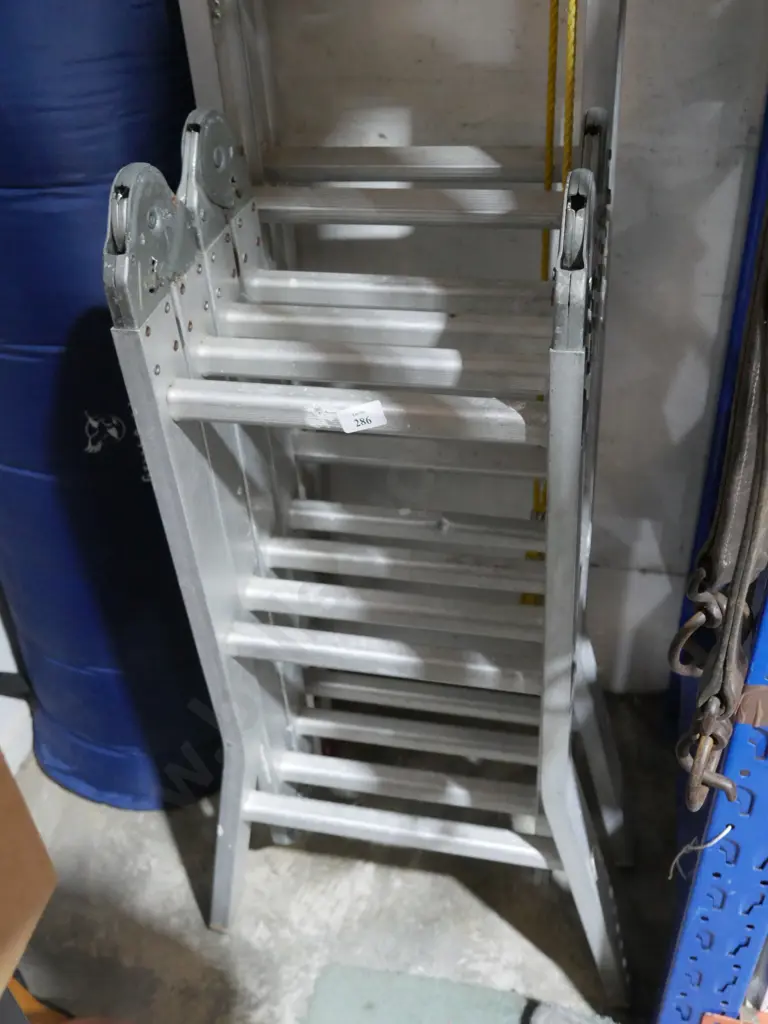 Folding ladder Image 1++