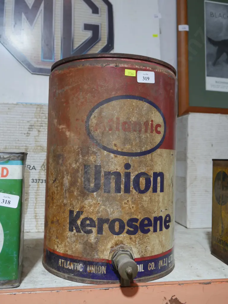 Large Atlantic union kerosene tin Image 1++