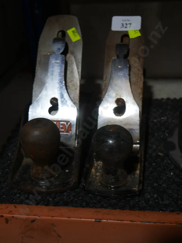 Two wood planes Image 1++
