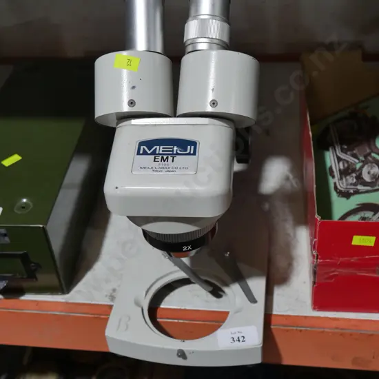 Microscope