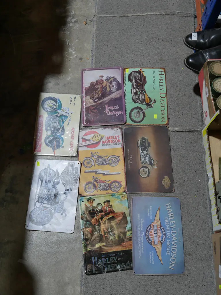 Assorted tin signs Image 1++