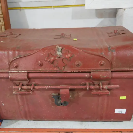 Metal trunk
