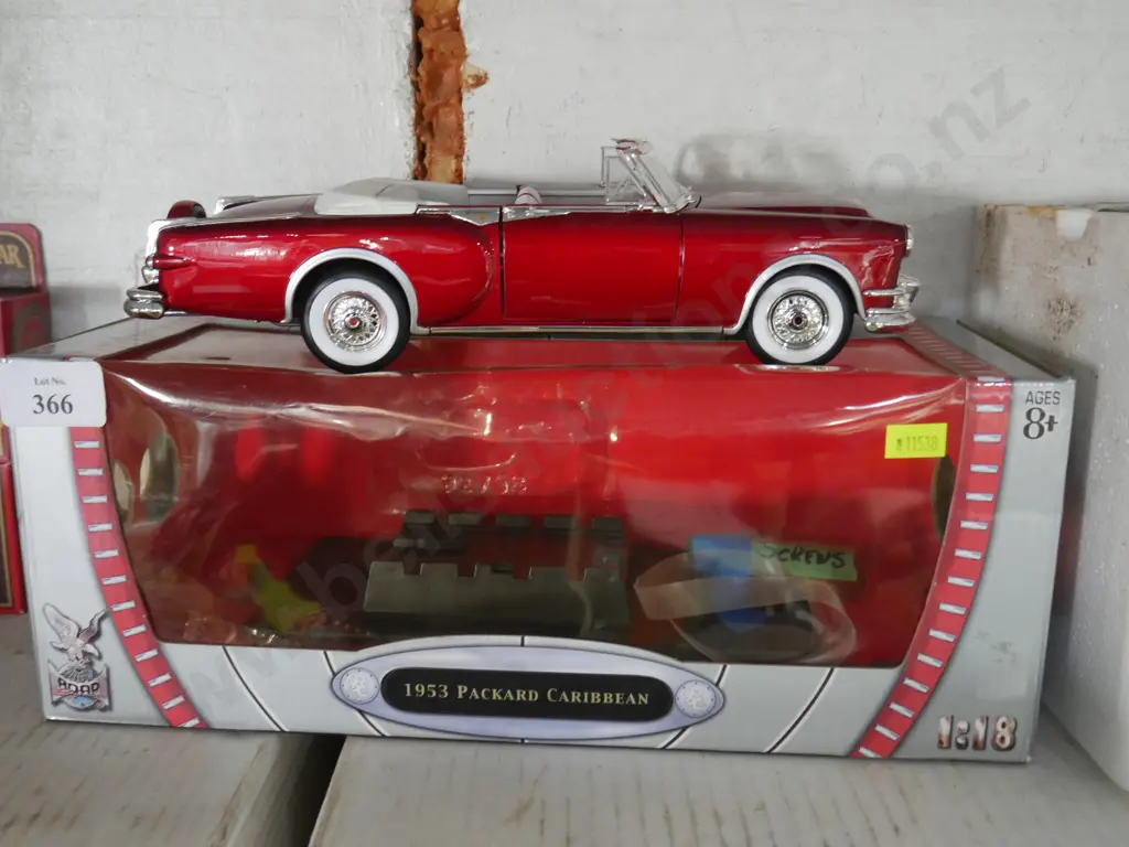 1953 Packard Caribbean model car Image 1++