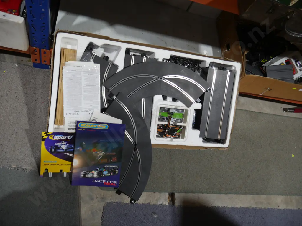 Scalextric slot car set Image 1++