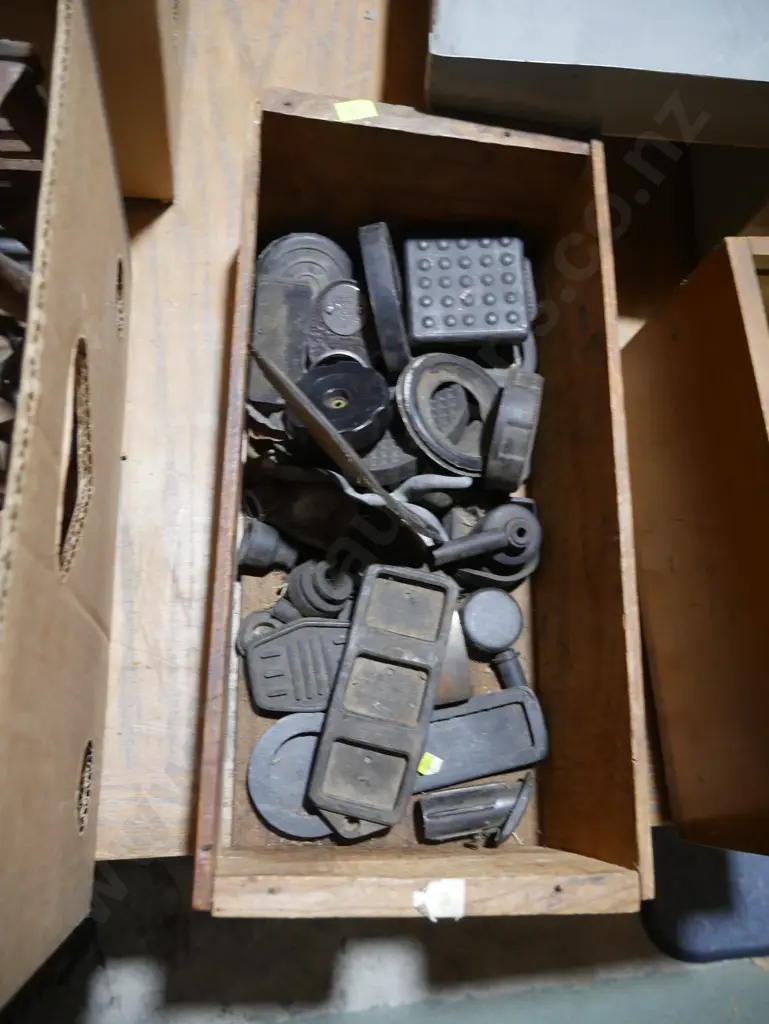 Assorted rubber fittings Image 1++
