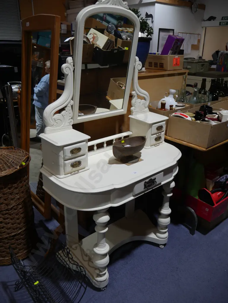 Mirror back dresser Image 1++
