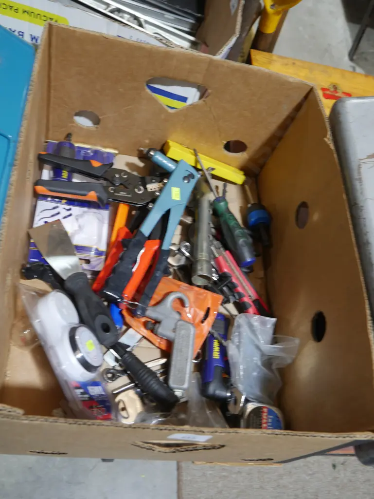Box of tools Image 1++