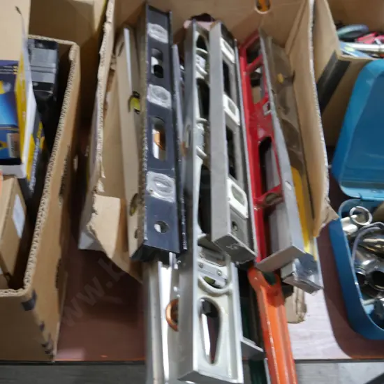 Box of spirit levels