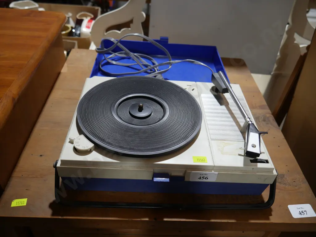 Record player Image 1++