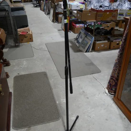 Microphone stand