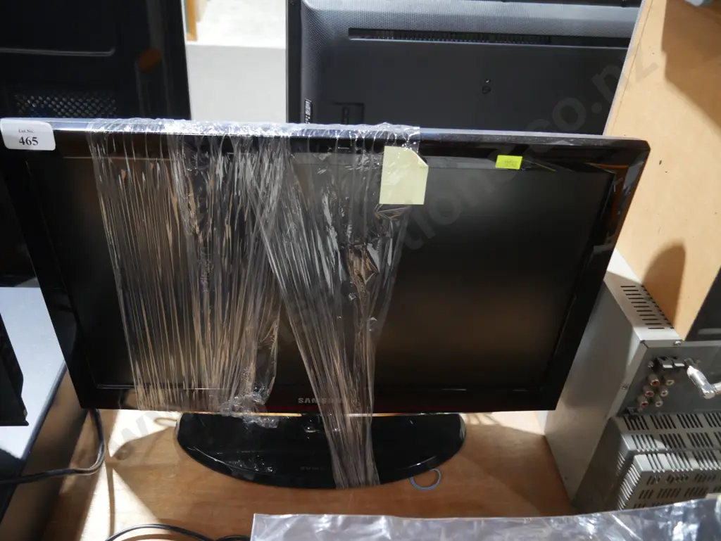 Samsung 22 inch TV Image 1++