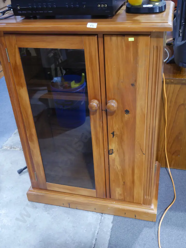 Stereo cabinet Image 1++