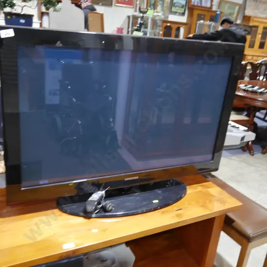 Samsung 42-in TV