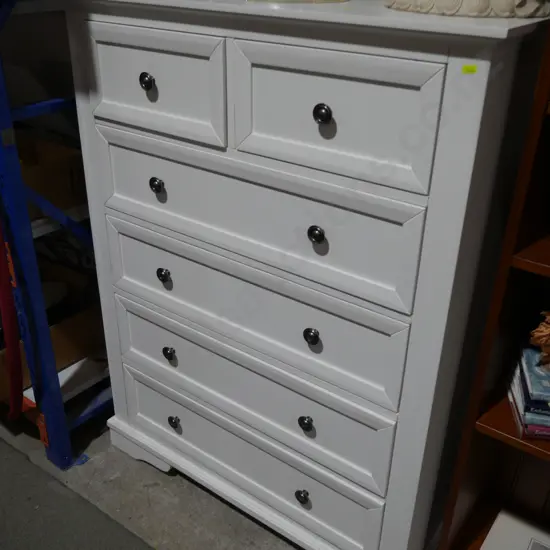 White chest of drawers