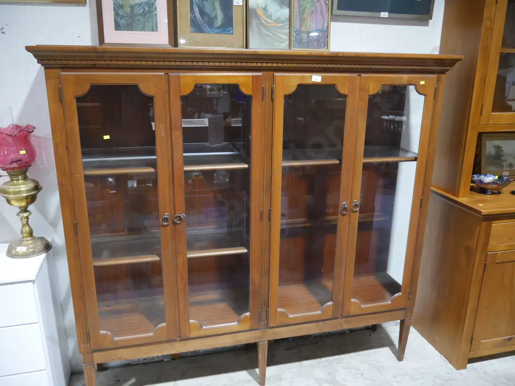 Display case Image 1++
