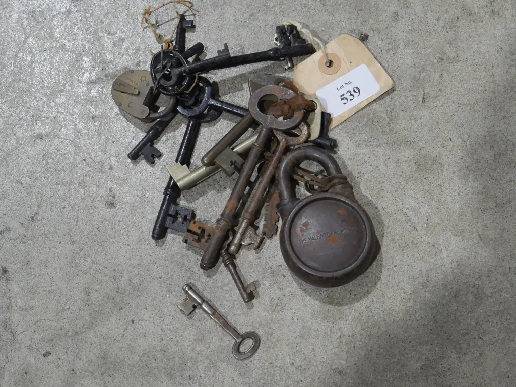 Assorted keys and locks Image 1++