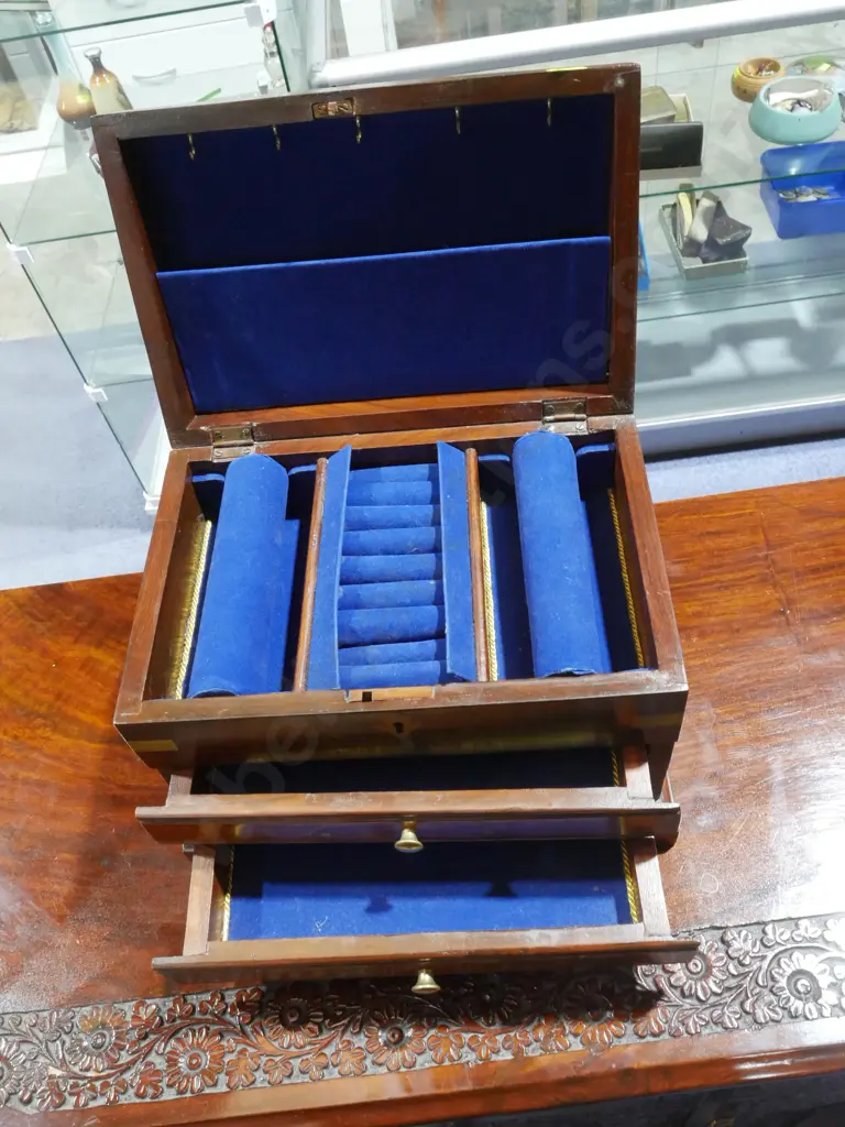 Jewellery box Image 1++