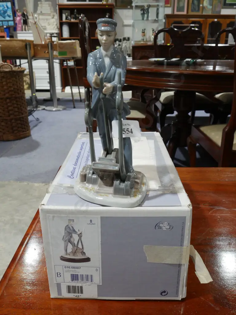 Lladro figurine - Switch Operator Image 1++