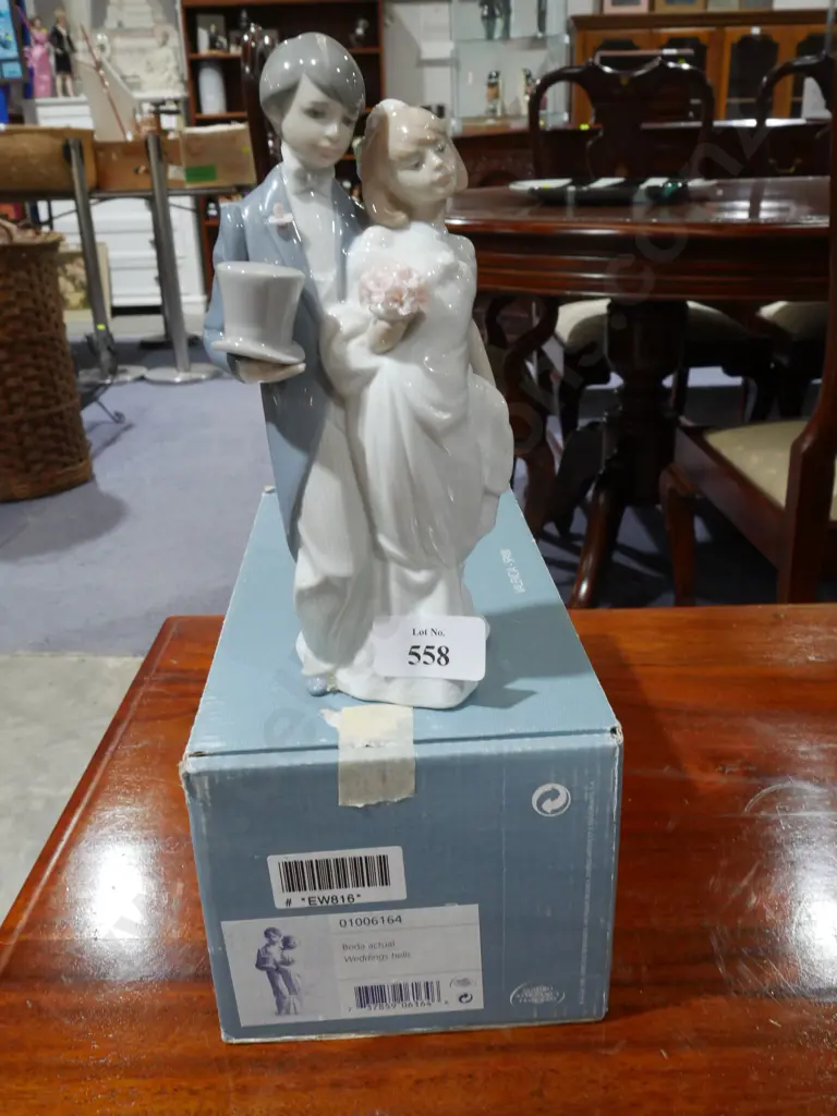 Lladro figurine - Wedding bells Image 1++