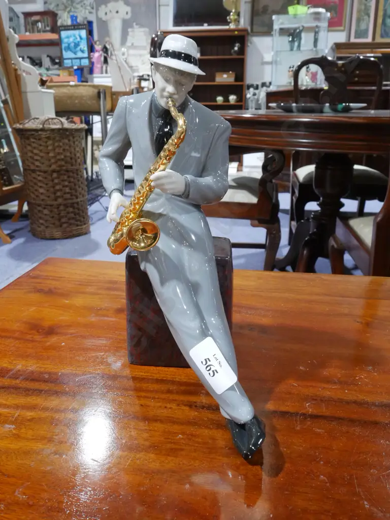 Lladro figurine – jazz saxophonist Image 1++