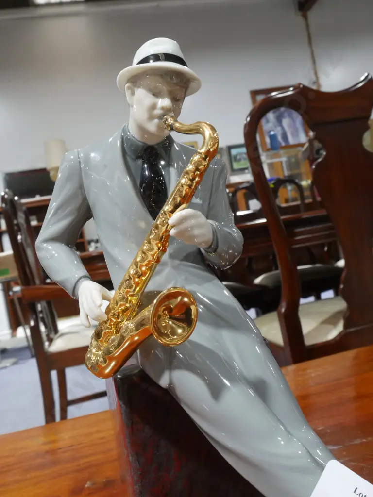 Lladro figurine – jazz saxophonist Image 1++
