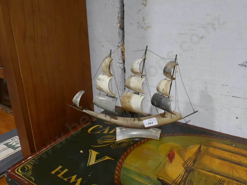 Horn yacht ornament Image 1++