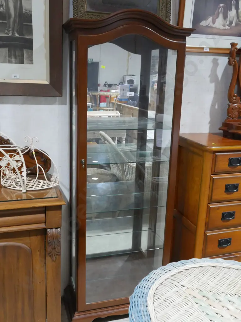 Display case Image 1++