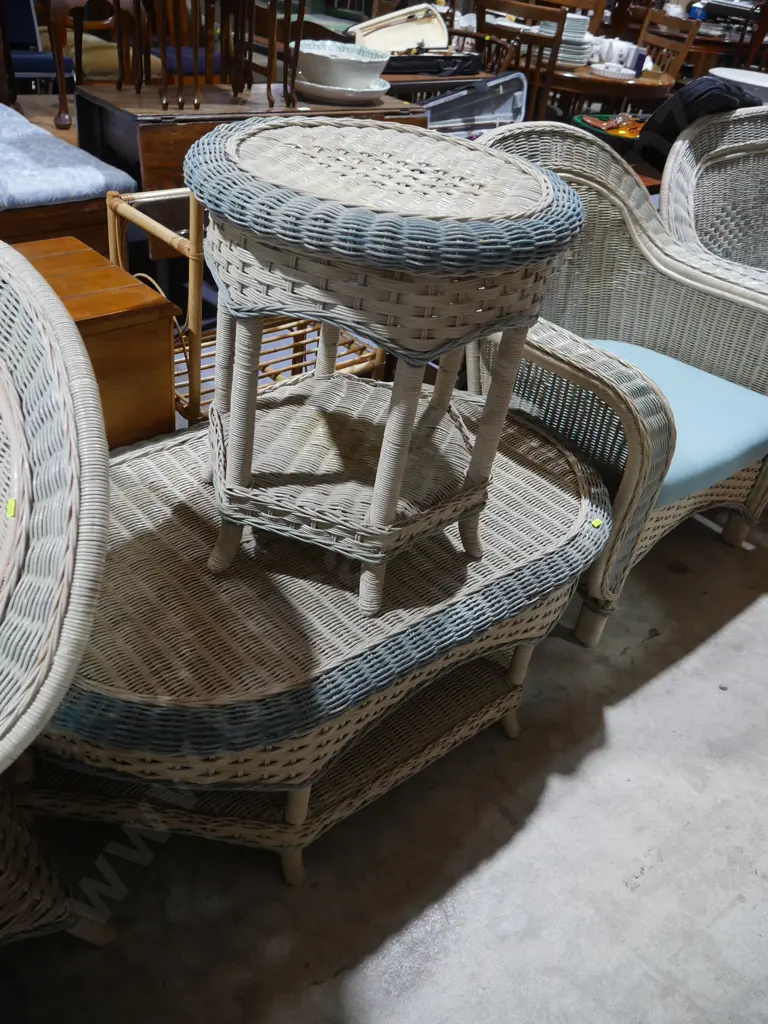 Six piece cane lounge suite Image 1++
