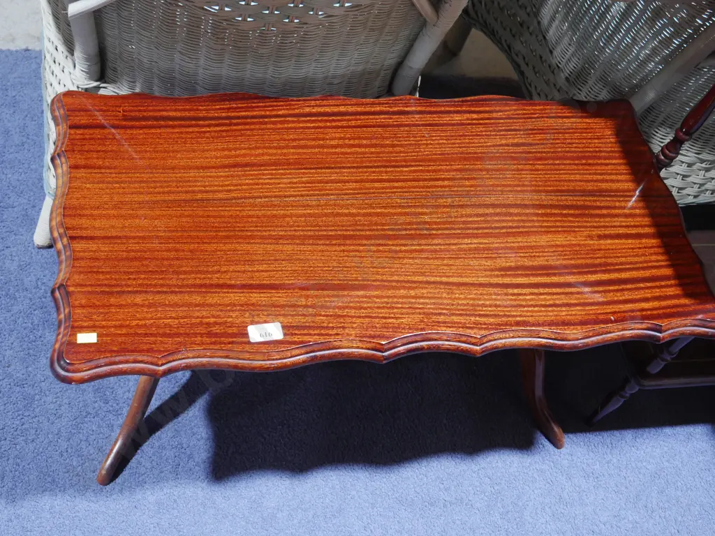 Coffee table Image 1++