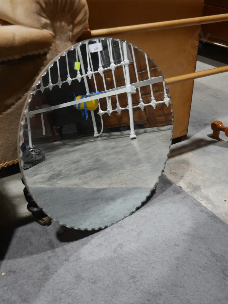 Round wall mirror Image 1++