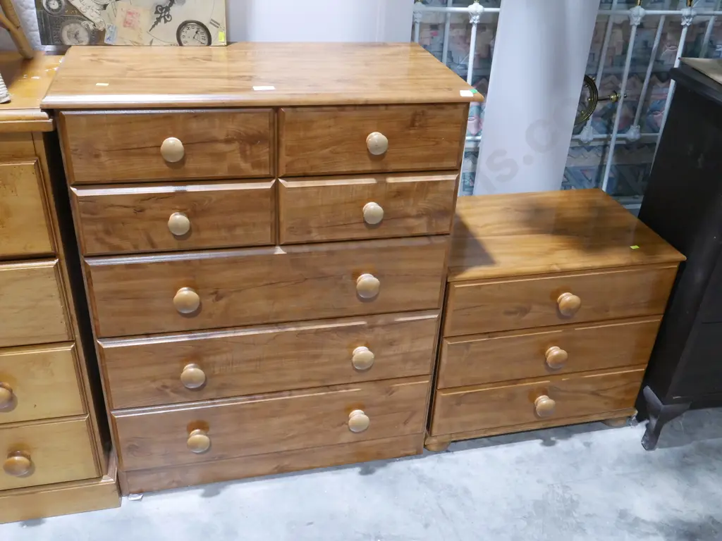 Chest of drawers and bedside drawer Image 1++