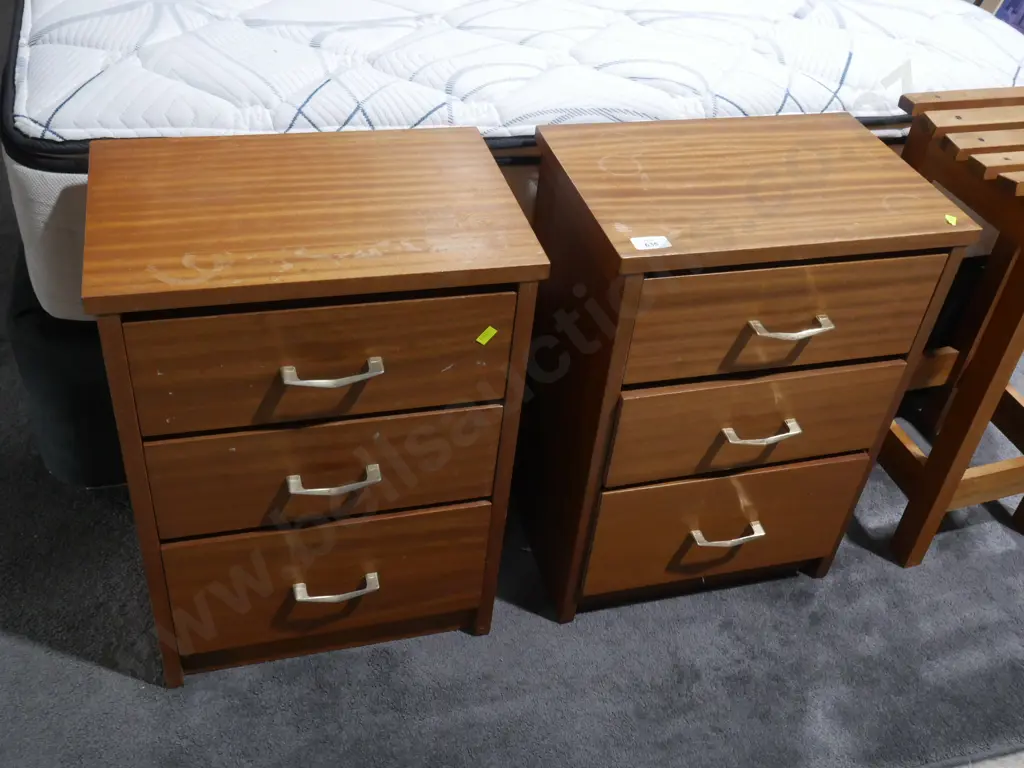 Pair of bedside drawers Image 1++