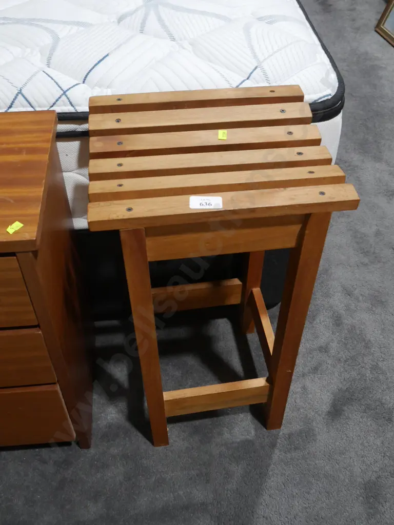 Wooden bar stool Image 1++