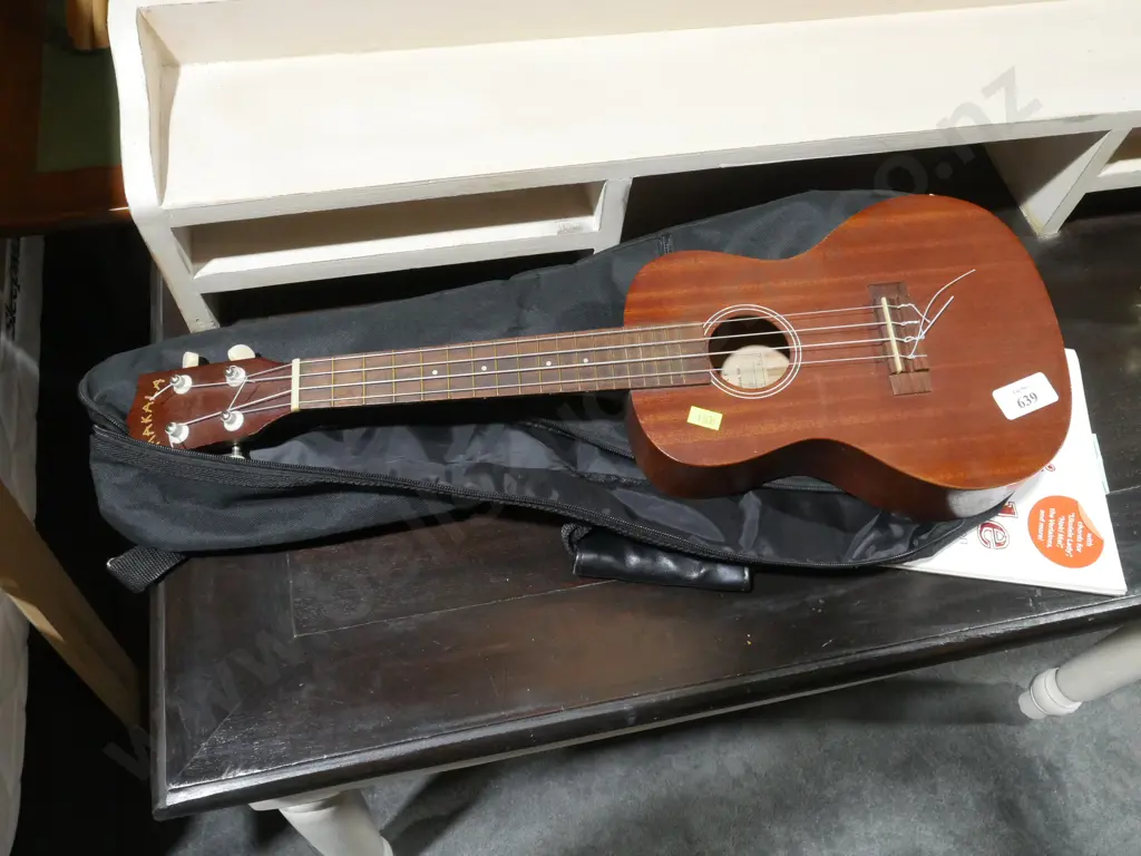 Makala ukelele Image 1++