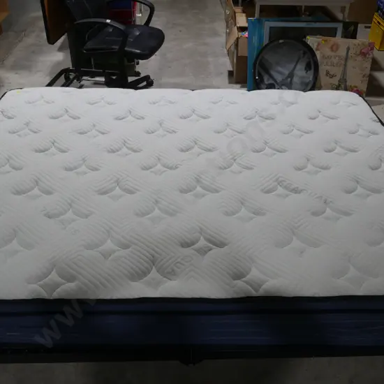 Queen mattress & base