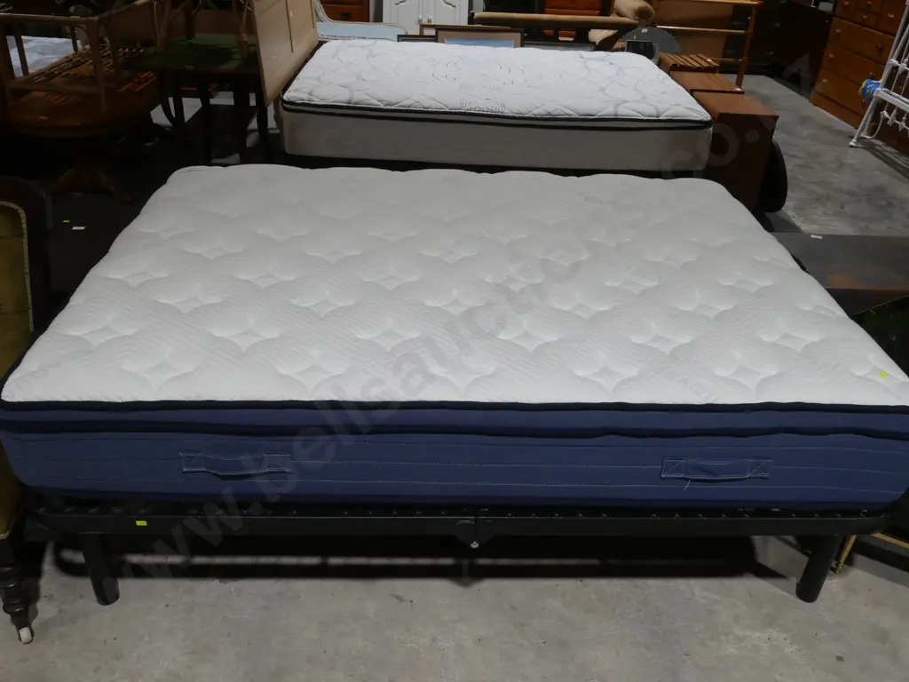 Double bed Image 1++