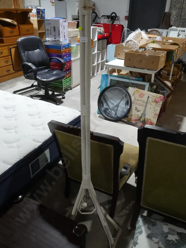 Cane floor lamp Image 1++
