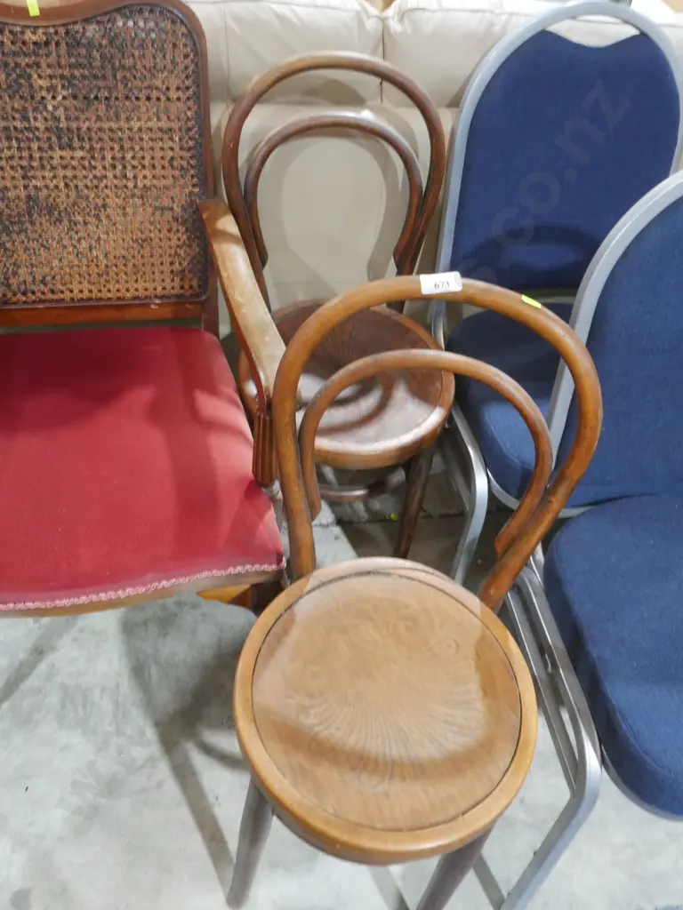 2 Bentwood chairs Image 1++