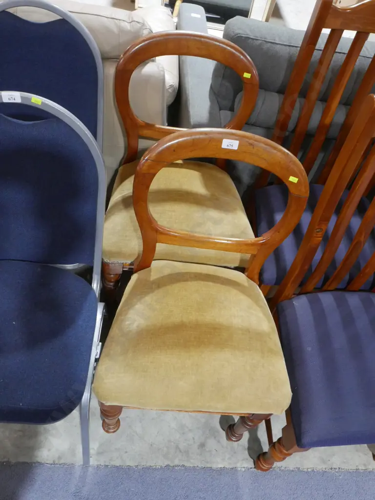 2 dining chairs Image 1++