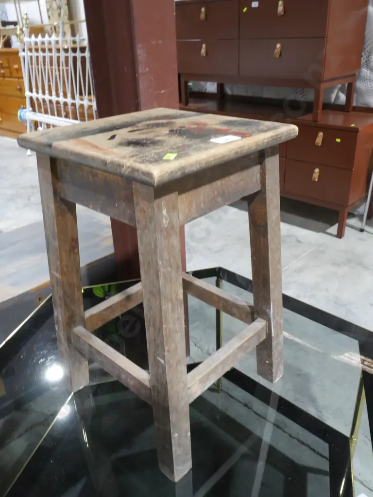 Wooden stool Image 1++