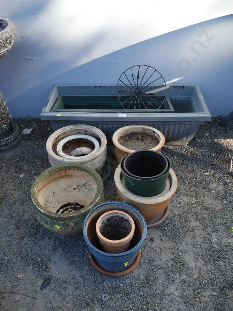 Assorted plant pots Image 1++