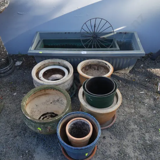 Assorted plant pots