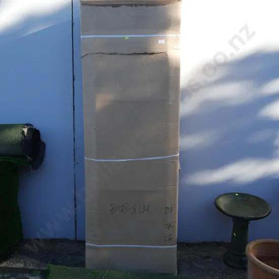 Swing seat - (New in box)
