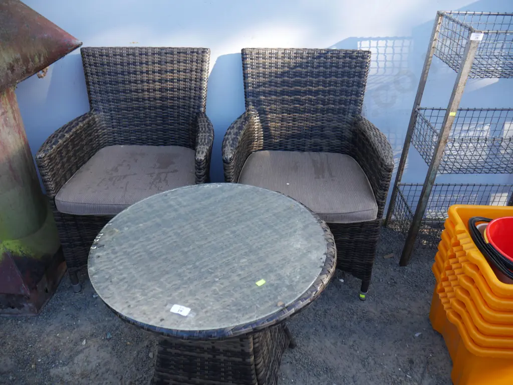 Outdoor setting Image 1++