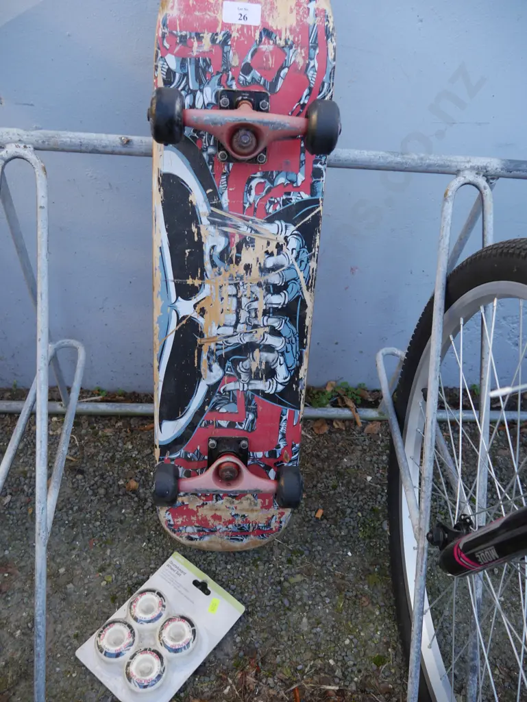 Skateboard and wheels Image 1++