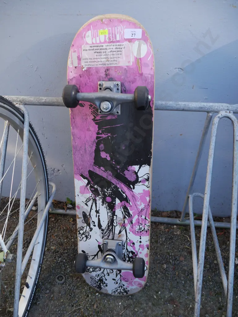 Skateboard Image 1++